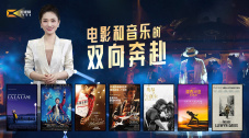 溪水中的女人
